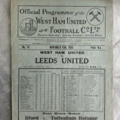 1930 - 1931 West Ham v Leeds Football Programme: Excellent condition division one programme with no team changes.