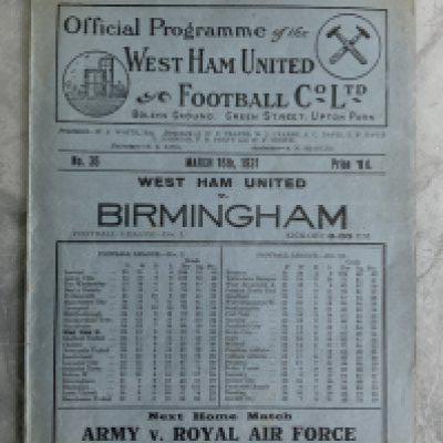 1930 - 1931 West Ham v Birmingham Football Programme: Very good condition division one programme with no team changes. Light fold.