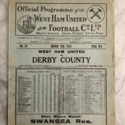 1931 - 1932 West Ham v Derby Football Programme: Good condition division one programme with no team changes. Light fold.