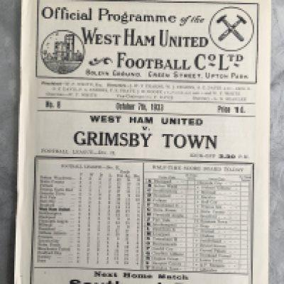 1933 - 1934 West Ham v Grimsby Football Programme: Excellent condition ex bound white division two programme with no team changes.