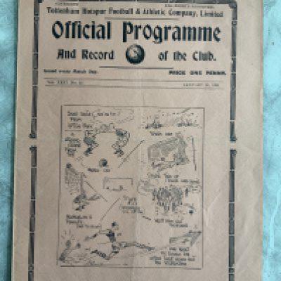 1938 - 1939 Tottenham v West Ham Football Programme: Good condition FA Cup replay programme with no team changes.