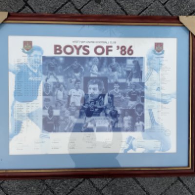 West Ham Fully Signed Boys Of 86 Football Print: Stunning large framed print hand signed by all 18 players and manager John Lyall. Print has results, player pictures and of course league table showing the Hammers best ever finish of 3rd in division one. Measures 35 x 27 inches. Rear is dedicated to Steve from Tony Gale. Not for posting.