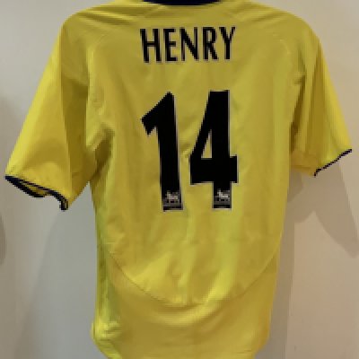 Arsenal 03 - 05 Away Football Shirt: Short sleeve yellow replica O2 in good condition. Size small. Henry 14 to rear.
