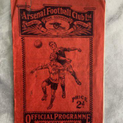 27/28 Arsenal v Huddersfield Football Programme: Very good condition league match with paper clip mark. No team changes.