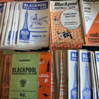 Blackpool 1960s Football Programmes: Almost 400 spanning the whole 60s decade. Includes 61/62 Ipswich Port Vale League Cup, Additionally there are some early 70s. Very good with duplication. (est 420+)