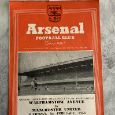 52/53 Walthamstow v Manchester United FA Cup Replay Football Programme: Played at Arsenal on 5 2 1953. Excellent condition 4 pager league match with team changes.