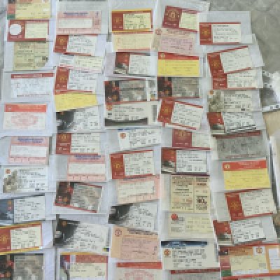 Manchester United Home Football Tickets: With opposition teams A- M in good condition. From the 70s onwards to include Premier League League Cup and FA Cup plus testimonials for Giggs and Irwin. (54)