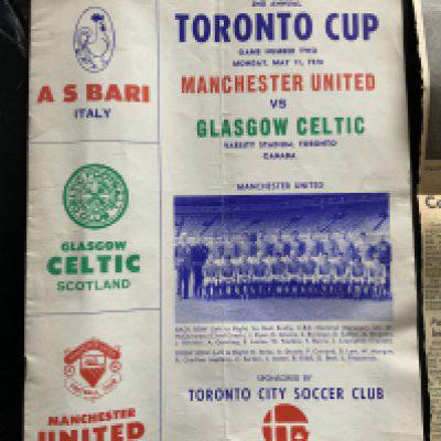 1970 Celtic v Manchester United Tour Football Programme: Played in Toronto on 11 5 1970. Tear to back page and fold. Team changes. Match report and insert for pre match dinner advert.