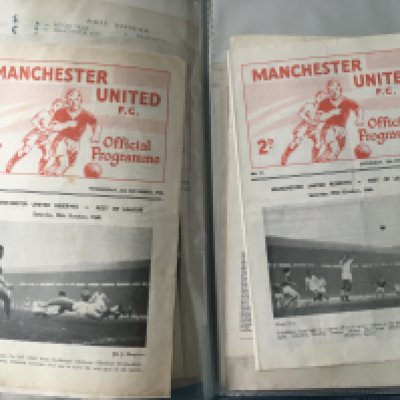 60/61 Manchester United Reserve Football Programmes: probably complete at home (26). Aways in the Central League include Barnsley Sheffield United Bolton West Brom Aston Villa Wolves Blackpool Newcastle Huddersfield Man City and Derby. Excellent condition with no tokens missing but some having team changes. (37)