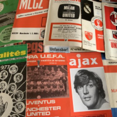Manchester United European Football Programmes: Home and away from the 60s onwards in mainly good condition. (86)