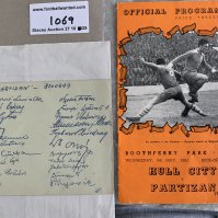 50/51 Partizan Belgrade v Hull City BPA Football Autographs: Autograph page collected at Hull of 21 Partizan players. The team from Yugoslavia also played in the Festival of Britain match at Bradford Park Avenue 5 days later. C/W programme v Hull.