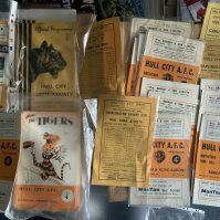 1950s Hull City Home Football Programmes Collection: From 55/56 to 59/60 plus around 35 from the 60s up to 65/66 being the most recent. 55/56 x 13, 56/57 x 11, 57/58 x 11 including East Riding Cup Final and England v Scotland Youth, 58/59 x 7, 59/60 x 3 including East Riding Cup Final. Couple of reserves v 60/61 Darlington + 67/68 Carlisle. Mainly good with no duplication spotted. (est 80)
