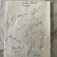 63/64 Arsenal Football Autograph Page: Lined page containing 16 hand signed signatures including Terry Neil and Vic Groves.