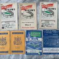 Manchester United Away Football Programmes: 56/57 Cardiff, 58/59 Leeds, Feyenoord, 59/60 Leeds, Blackburn and both versions of the 63/64 Willem. Very good. (7)