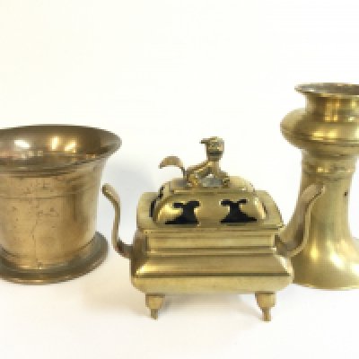 Chinese bronze censor , bronze bowl , vase . 11, 14 and 17 cm tall. NO RESERVE