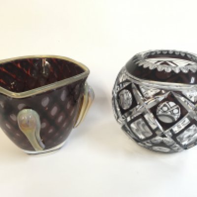 Two art glass vases, 16 and 18cm tall. NO RESERVE