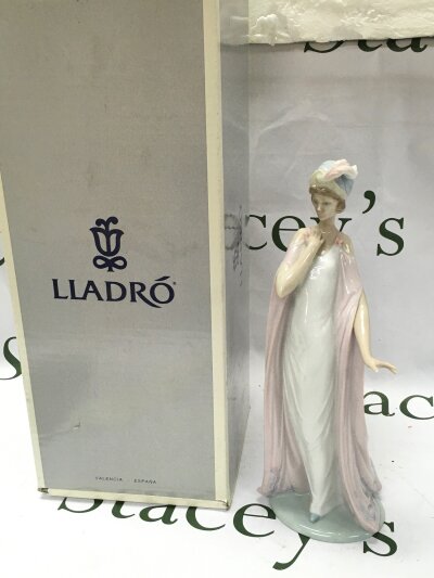 A boxed Lladro Breathless porcelain figurine, model number 6403. 31cm tall. No obvious damage or restoration