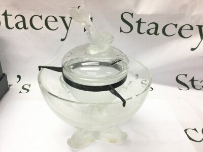 A Lalique ‘Lgor’ pattern crystal caviar serving bowl. Comes with its box.