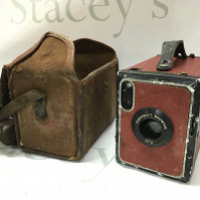 A vintage cased No2 Brownie Kodak .  NO RESERVE