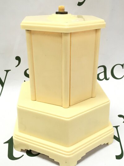 A bakerlite musical cigarette article by Selcol (working)