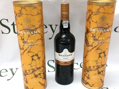 Two boxed bottles of Grahams 2015 late vintage port and a 2009 bottle