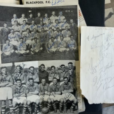 1940s Autographed Football Scrapbook: From 46/47 and 47/48 including a Blackpool team group signed by 25. Spotted two Alf Ramsey signatures whilst at Southampton. Teams include Arsenal Burnley Bristol Rivers Chelsea Colchester Notts Forest Plymouth Sheffield Wednesday Southampton Swansea Walsall and York. (250)