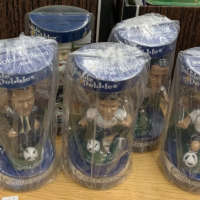 Tottenham Bobblehead Doll Football Figure Collection: Large figures all in sealed boxes measuring 10 inches high. Players include Redknapp King Keane Poyet Sheringham Hoddle Davies and 2 Santas. (9)