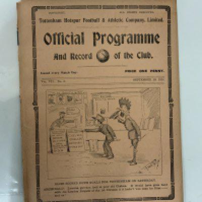 1914 - 1915 Tottenham v Burnley Football Programme: First division match dated 19 9 1914 which was just after the start of World War One. Excellent condition ex bound with covers. No writing. Spurs were relegated.