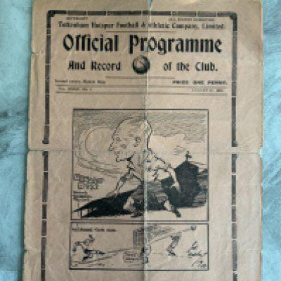 39/40 Tottenham v Birmingham City Football Programme: Rare defunct season dated 26 8 1939. Poor/fair condition after a repair with heavy folding. No team changes.