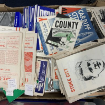 1960s + 1970s Football Programmes: Wide range of clubs to include Ipswich Manchester United Stoke and Leeds. Large quantity in good condition. (2 boxes)