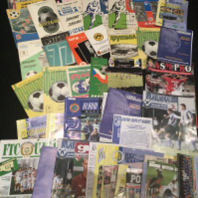 European Football Programmes: Wide range of club teams from various European countries. Includes 1999 French League Cup Final, Hamburg v Bayern Munich 10 6 1967, Dukla v Inter Milan 1986, Russian club 1970s teams and more. Instructions to sell. (50+)