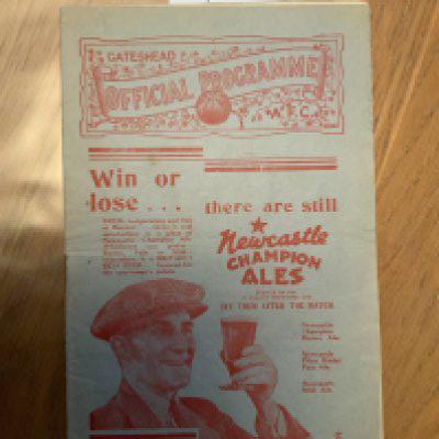 31/32 Gateshead v Wrexham FA Cup Football Programme: Excellent condition programme with no team changes.