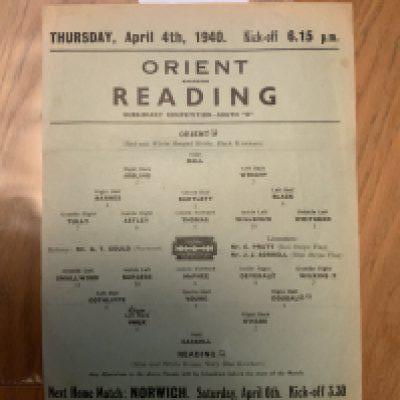 39/40 Orient v Reading Football Programme: Excellent condition single sheet programme with one team change and scorers noted. League match dated 4 4 1940.