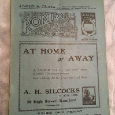35/36 Romford v Oxford City Football Programme: Excellent condition Athenian League programme with no team changes. C/W 48/49 Romford v Oxford City. (2)