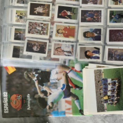 CO-OP 1982 World Cup Complete Football Cards: Complete set of 305 cards and empty album plus the poster and uncut set of cards.
