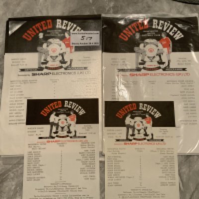 Manchester United Reserves + Youth Football Programmes: 22 single sheets from 90/91 plus a few more from a similar era. Mint with no writing including Lancs Cup. (27)