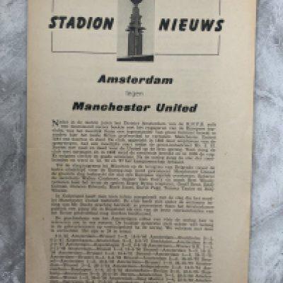 61/62 Amsterdam v Manchester United Football Programme: Excellent condition 4 pager with no writing dated 23 5 1962. Instructions to sell.