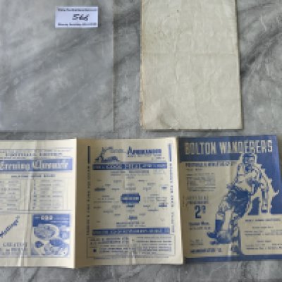 47/48 Bolton v Manchester United Football Programme: Good condition gatefold programme with team changes together with a poor Wolves v Man Utd from the same season. (2)