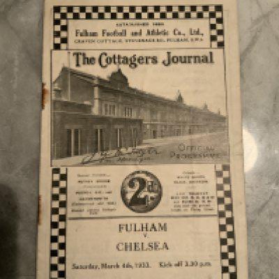 32/33 Fulham v Chelsea Friendly Football Programme: Fair condition with no team changes. Rusty staples are holding. Dated 4 3 1933.