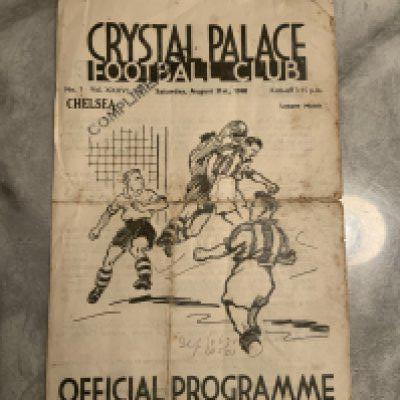 40/41 Crystal Palace v Chelsea Football Programme: Poor condition with no team changes. Whilst complete it has folding tears and numbers to cover. Rare issue for league match dated 31 8 1940.