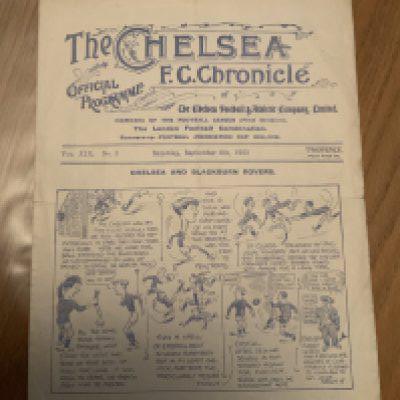 1923 - 1924 Chelsea v Aston Villa Football Programme: Good condition 1st Division programme with no team changes. Folding.