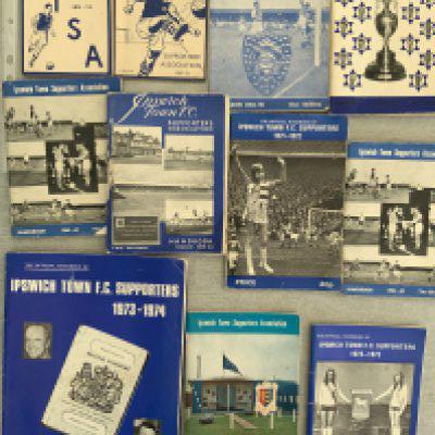 Ipswich Town Football Handbooks: Excellent condition handbooks for 50/51 51/52 then a run in mainly good condition from 54/55 to 74/75. (12)