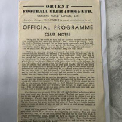44/45 Orient v Arsenal Football Programme: League Cup South match dated 3 3 1945. 4 pager is excellent with no team changes.