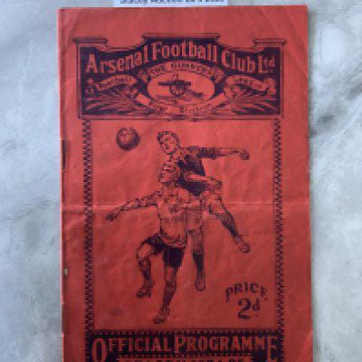 34/35 Arsenal v Huddersfield Town Football Programme: Arsenal were champions this season. Programme has writing to team page inside. Fair/good.