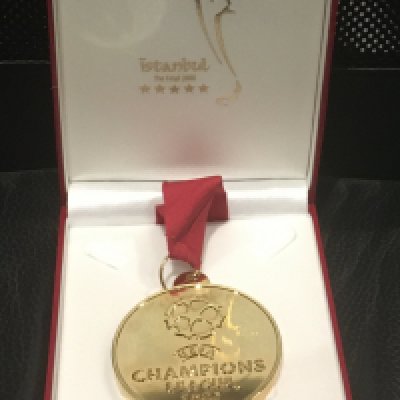Liverpool 2005 Champions League Winners Medal: Very heavy large gold coloured replica medal in red box with lining stating Istanbul The Final 2005. Champions League 2005 to one side and Champions League logo to reverse. Impressive medal.