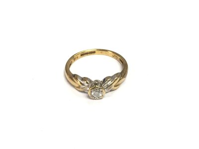 A 9ct gold solitaire diamond ring, approx 2g and approx size O.