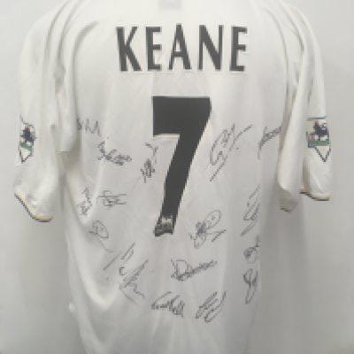 Leeds United 2000 - 2002 Keane Signed Match Worn Football Shirt: White short sleeve home shirt with Keane number 7 to rear. Signed to rear by 15 team mates.