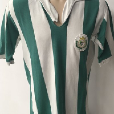 Vitoria Setubal (Portugal) 1969 Match Worn Football Shirt: Swapped with John Kaye of West Brom with Setubal player on the end of season tour of North America. Paulo Alto tournament match played In California. Number 6 shirt in fair condition with a tear at front of neck.