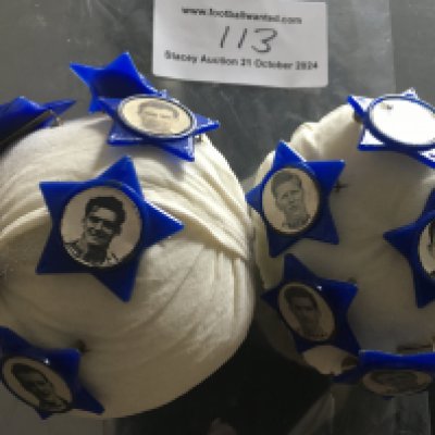 Tottenham Double Team Star Football Badges: Original badges of individual players to include Mackay Baker Norman Jones Smith Blanchflower and White. (11)