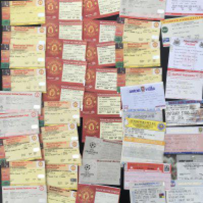 97/98 Manchester United Football Tickets: 32 home tickets and 14 away tickets in good condition with duplication. (46)